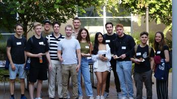 UC Davis GSP students pose for a group photo during orientation