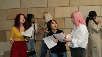 UC Davis GSP students participate in an icebreaker exercise during orientation