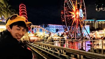 Ryotaro Okada at Disneyland