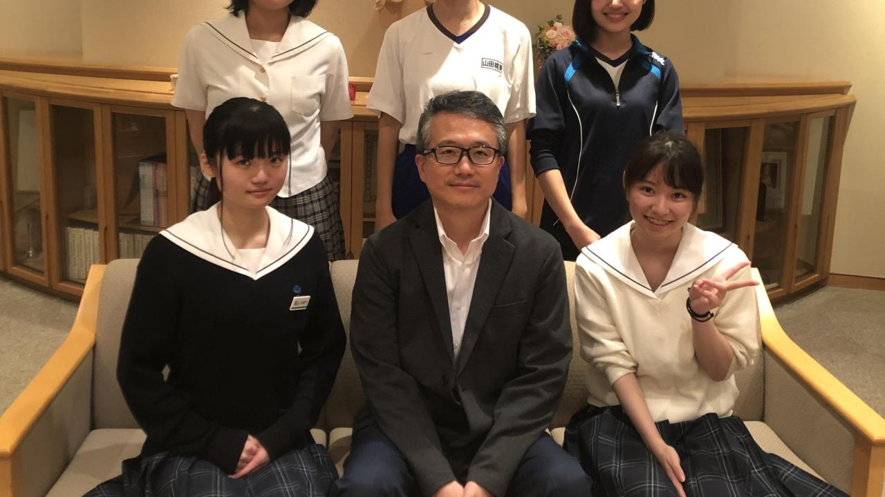 Students from Shizuoka Salesio High School with Nari Fujita