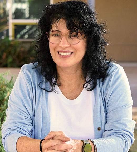 headshot of Lisa Whitaker