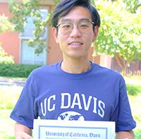 Shandong Ag Univ grad student poses with his UC Davis Global Study Program certificate